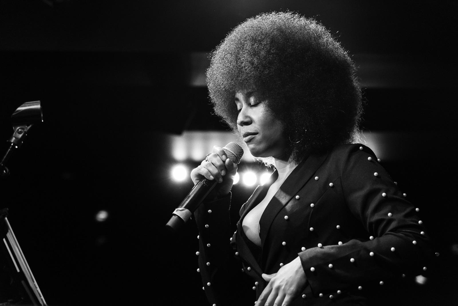 Live performance photograph by Ainhoa Barrio